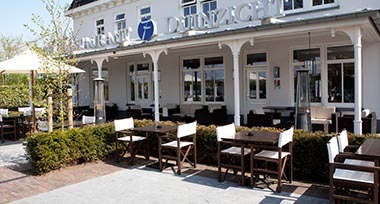 Terras van Fletcher Hotel-Restaurant Duinzicht